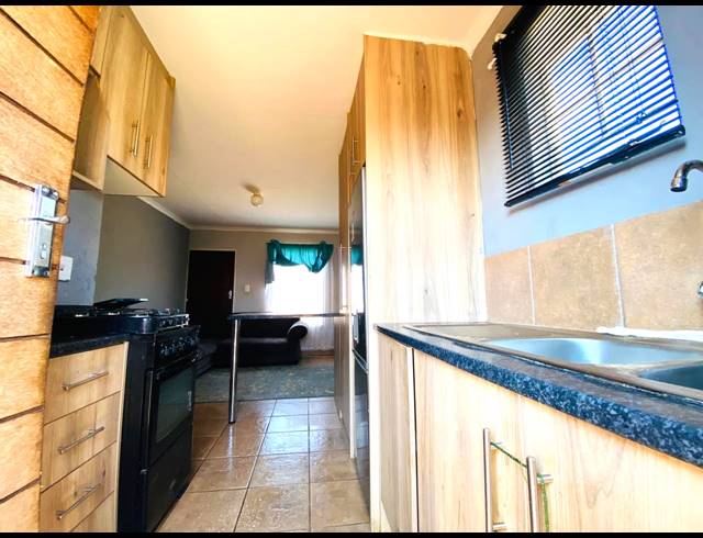 2 BEDROOM HOUSE FOR SALE IN SAVANNA CITY